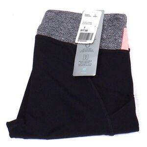 FOREVER 21 Black Capri Leggings NWT